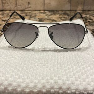 Ray-Ban JUNIOR Aviator Sunglasses RJ9506s